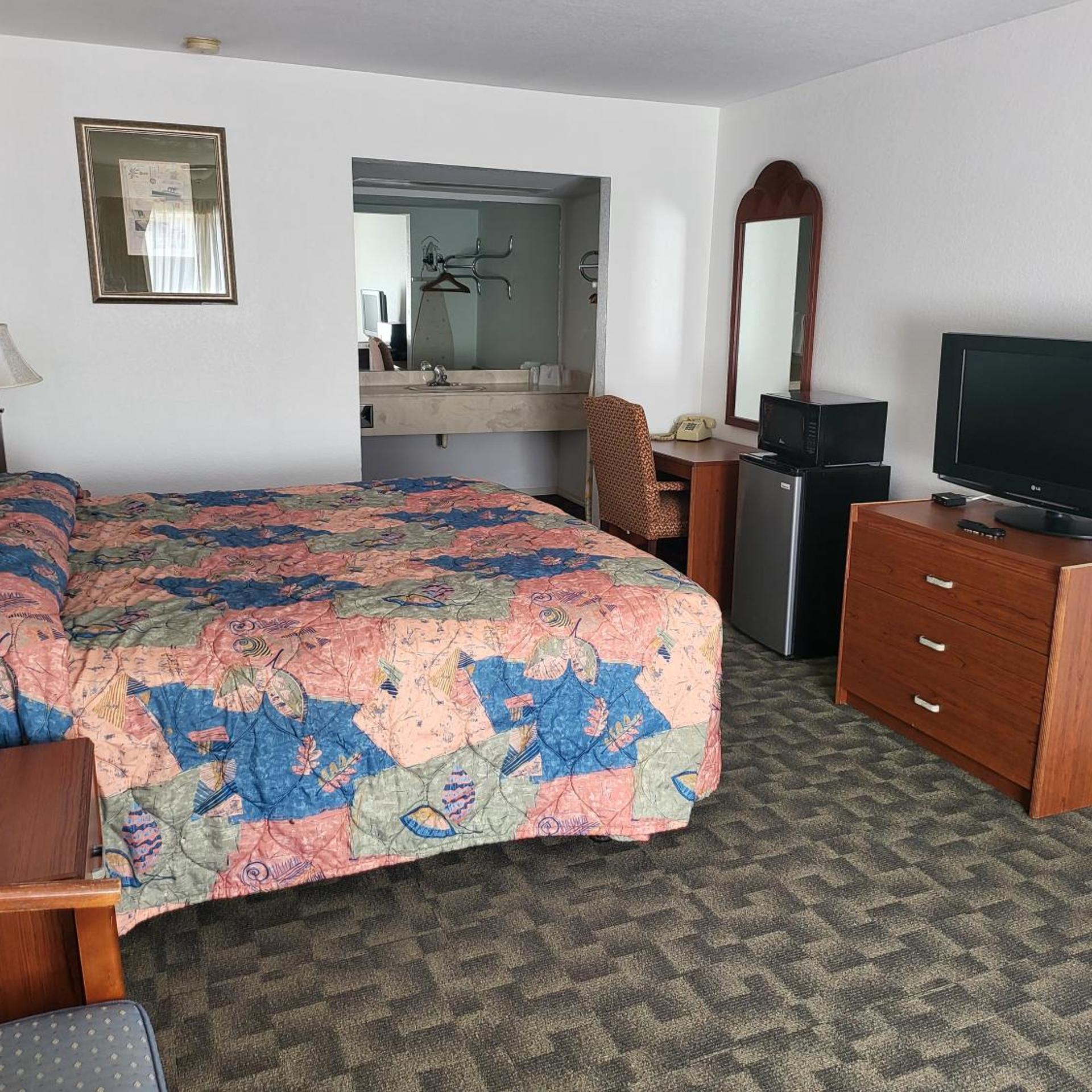 Blue Ribbon Inn and Suites 10/26
