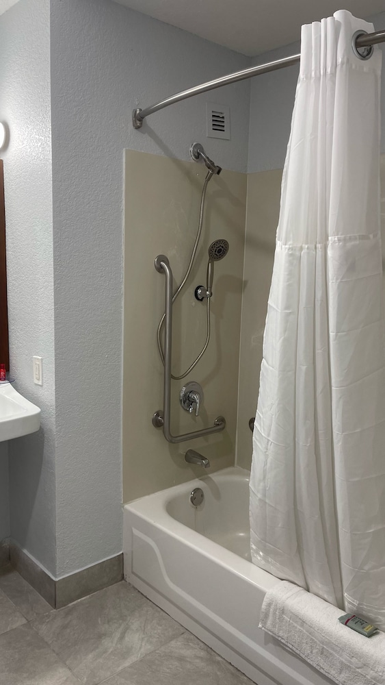Econo Lodge Rockford Casino Area 14/37