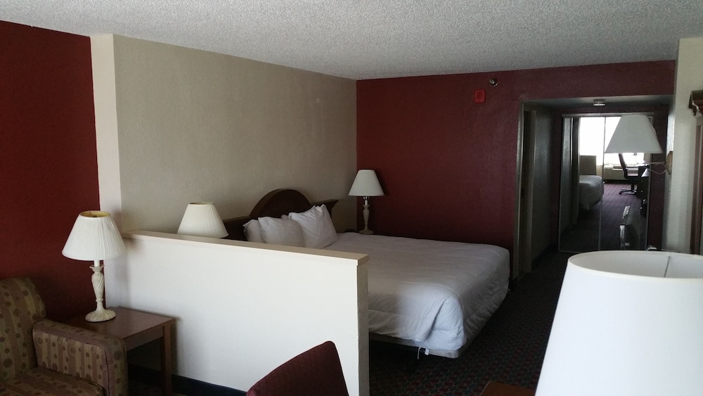 Imperial Swan Hotel Suites 27/38