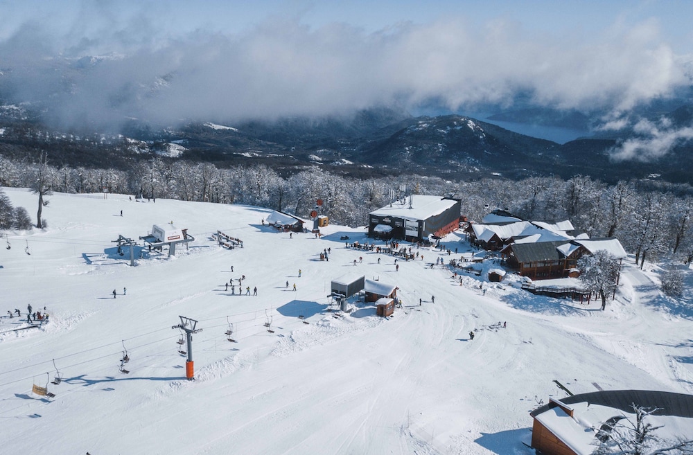 El Refugio Ski & Summer Lodge 47/49