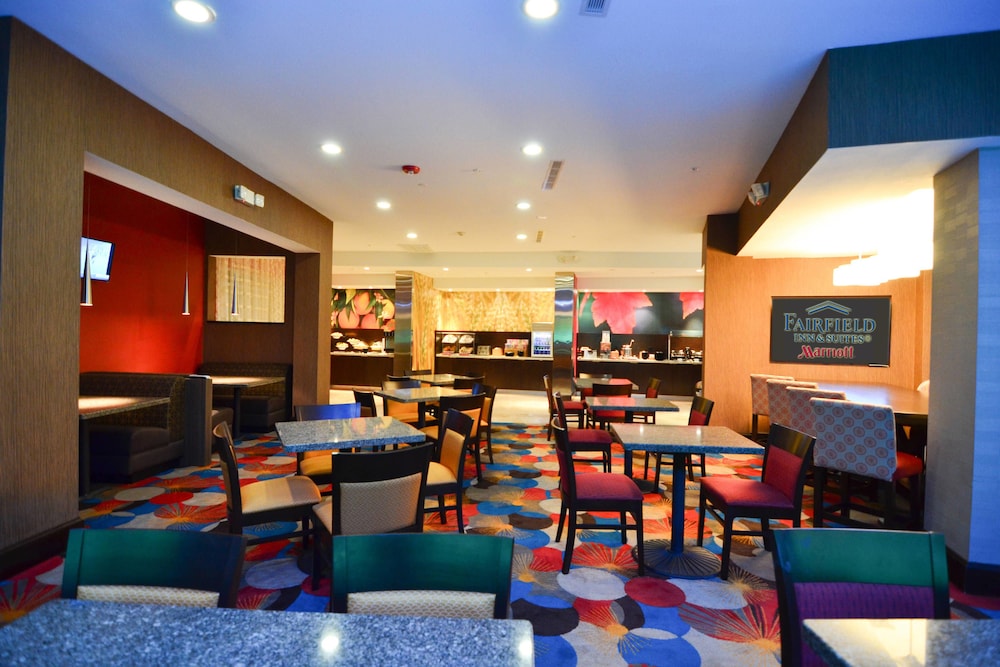 Fairfield Inn and Suites by Marriott North Spring 20/27