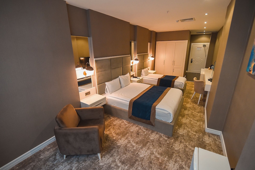 Royal Comfort Hotel 15/50