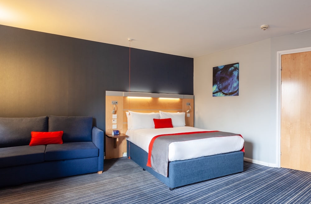 Holiday Inn Express Edinburgh Royal Mile 11/77