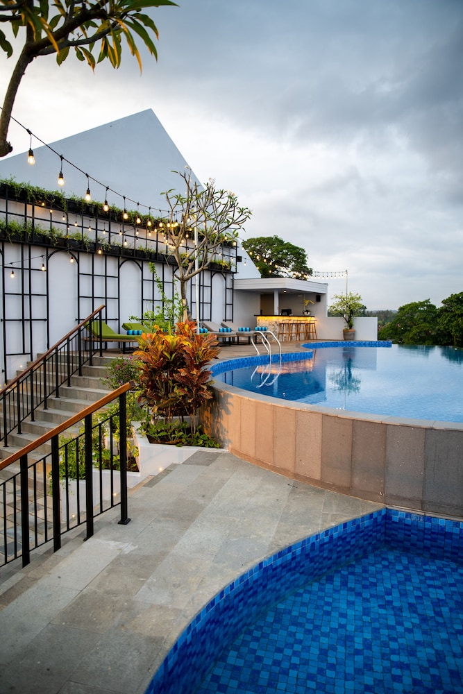 RV Hotel Gianyar 32/35