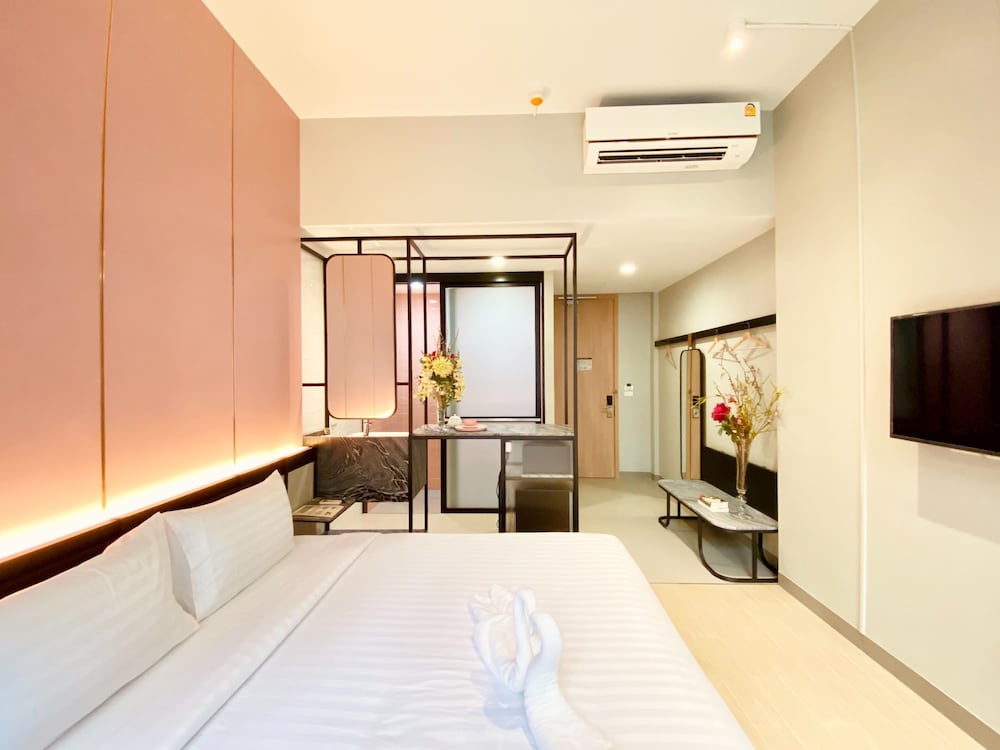 Miami Hotel Bangkok 23/88
