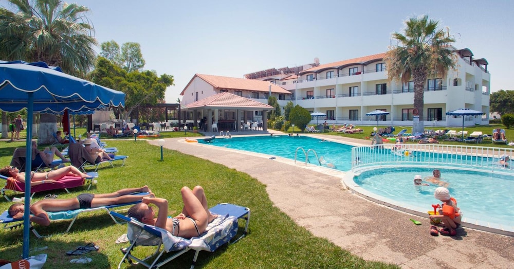 Family World Aqua Beach Matoula Complex 42/48