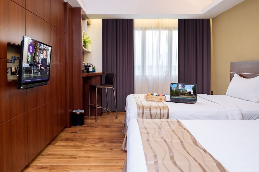 Fox Hotel Nagoya Batam 19/69
