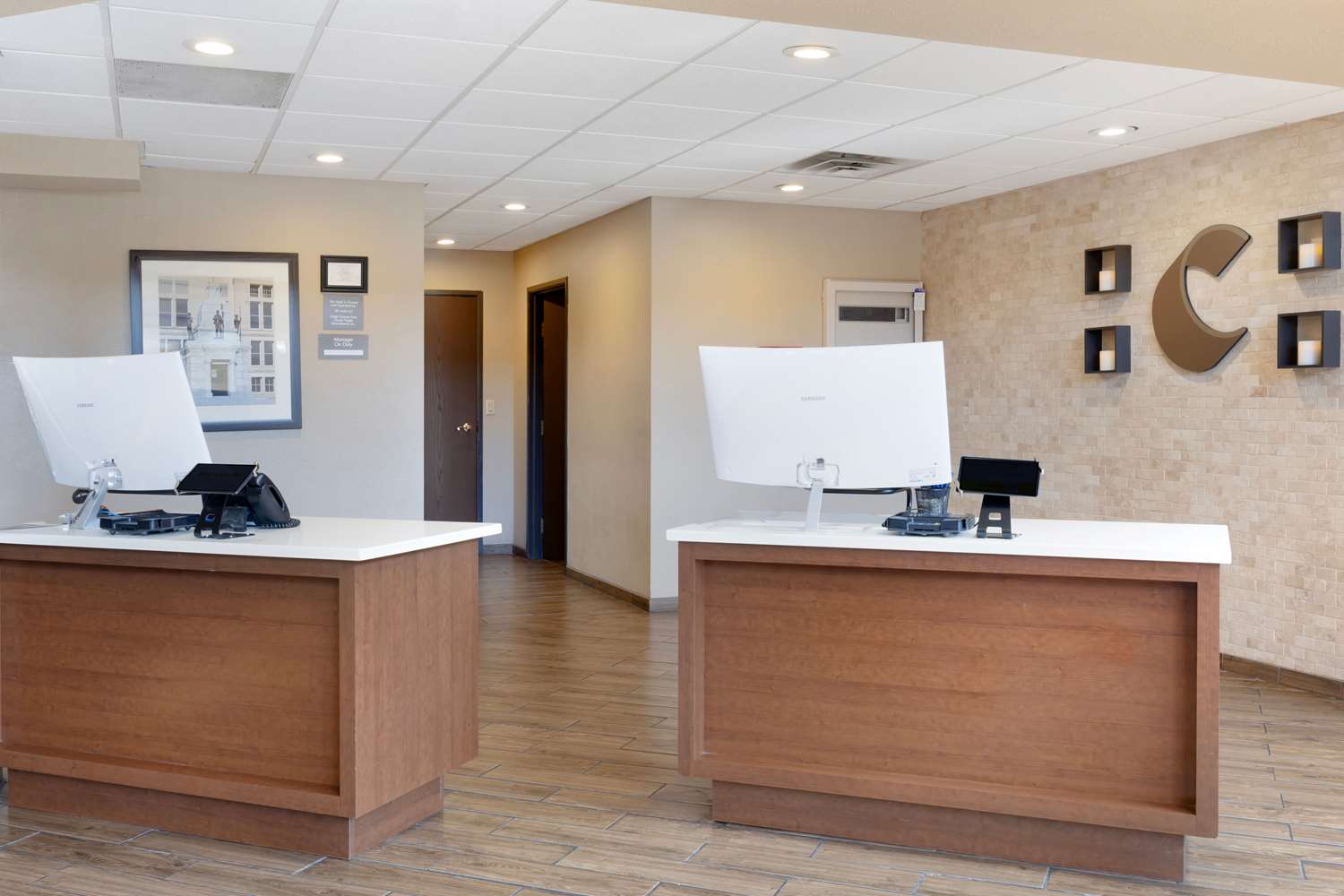 Comfort Inn and Suites Wichita Northeast, KS 3/27