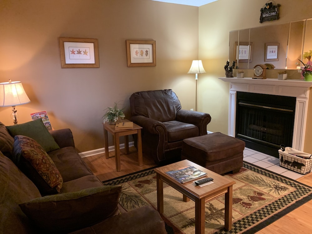 Laurel Inn Condominium 30/50