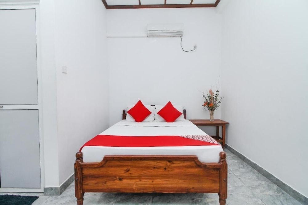 Leos Home Stay photo1