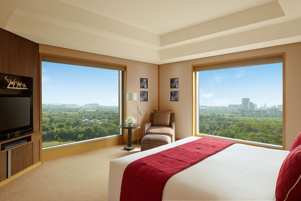 Grand Hyatt Mumbai Hotel and Residences 16/75