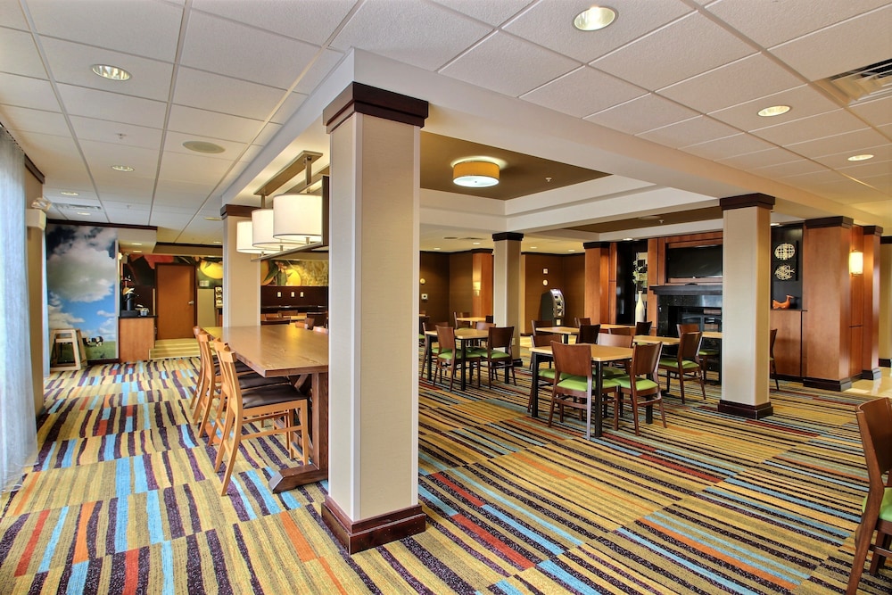 Fairfield Inn And Suites Milwaukee Airport 22/38