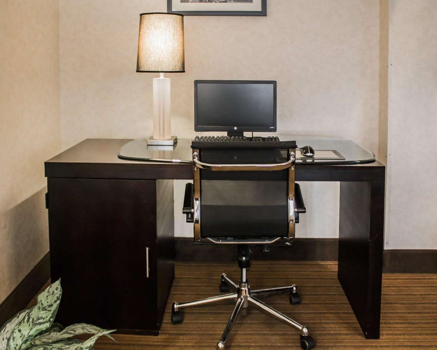Suburban Studios Johnstown - Richland Town Center 15/15