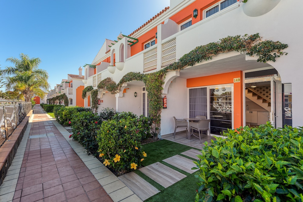 Cordial Green Golf Bungalows 47/60