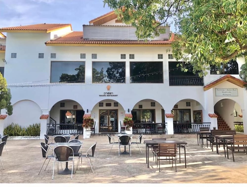 Dad D Resort by Lopburi Inn Resort 2/63