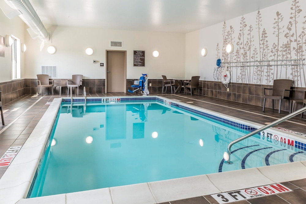 Sleep Inn & Suites Cumberland 7/53