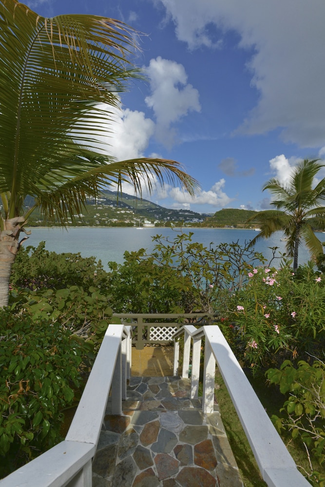 Lindbergh Bay Hotel And Villas 62/68