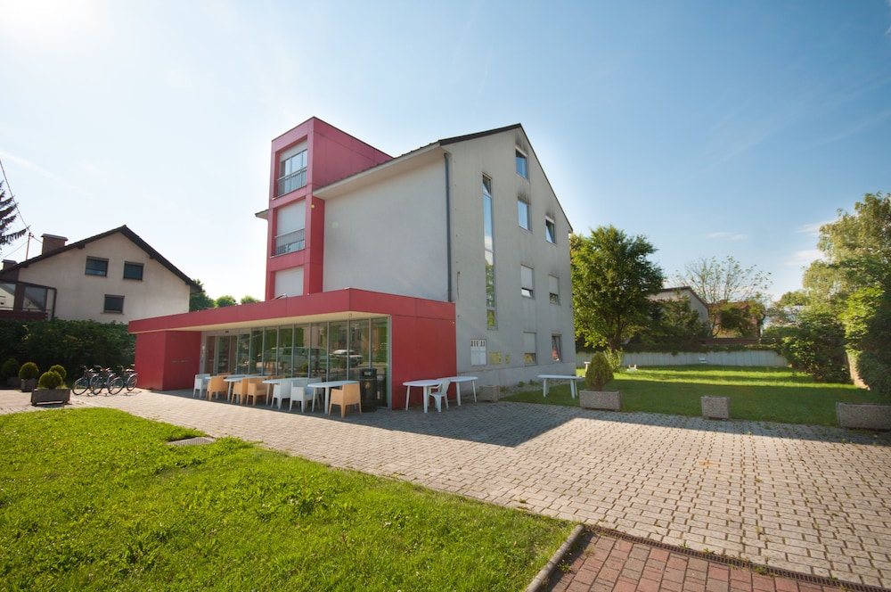 Simbol Rooms 34/41