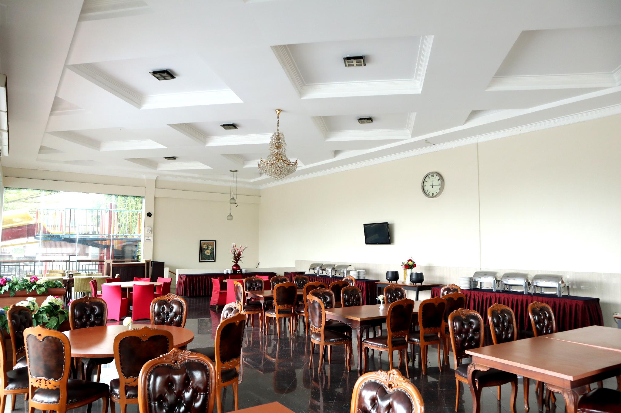 Grand Ussu Hotel And Convention 47/59