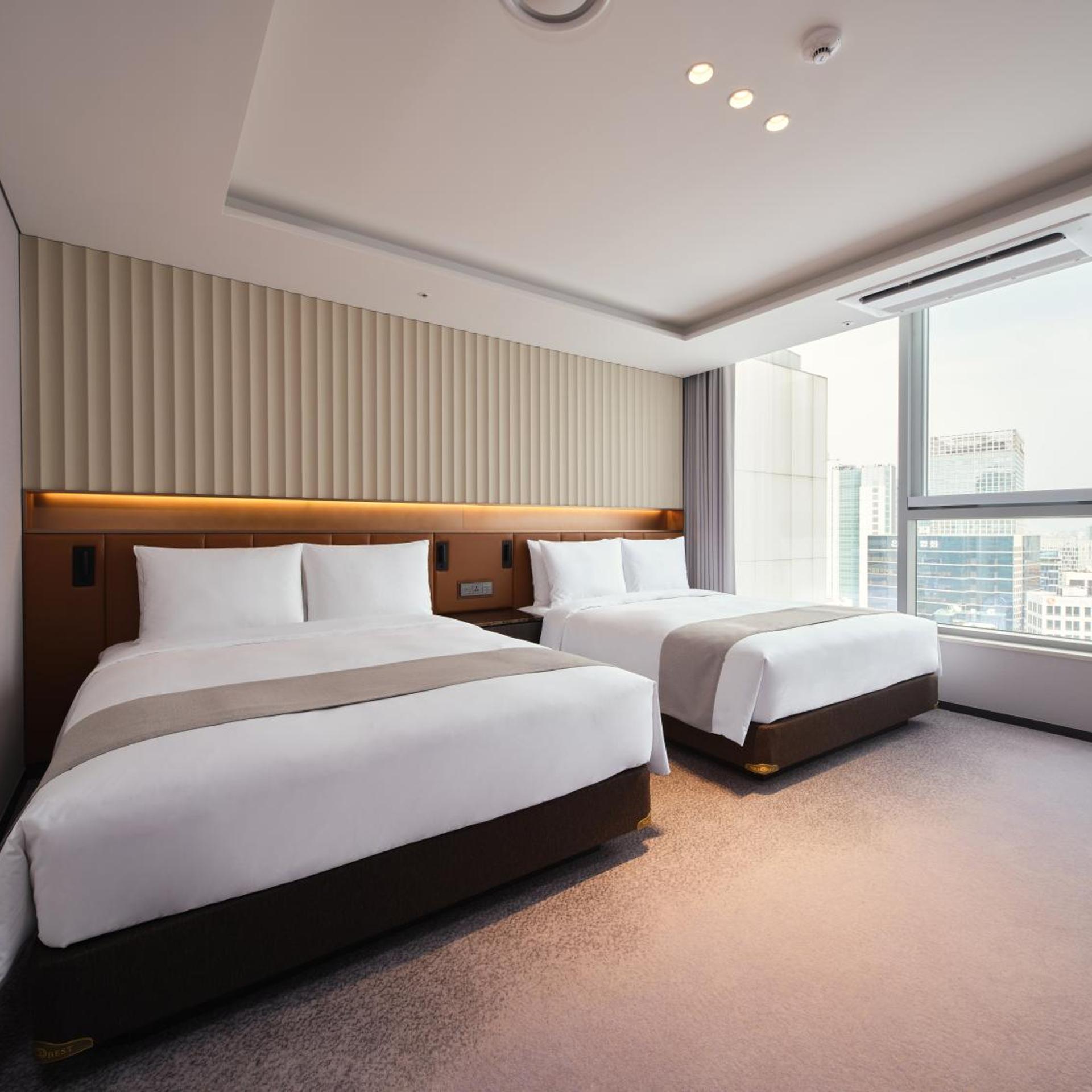 غرفة بريميير عائلية بسريرين منفصلين، Stanford Hotel Myeongdong 3/6