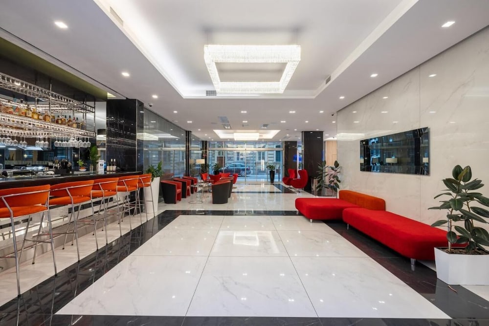 Silver Crown Hotel & Residence 8/50