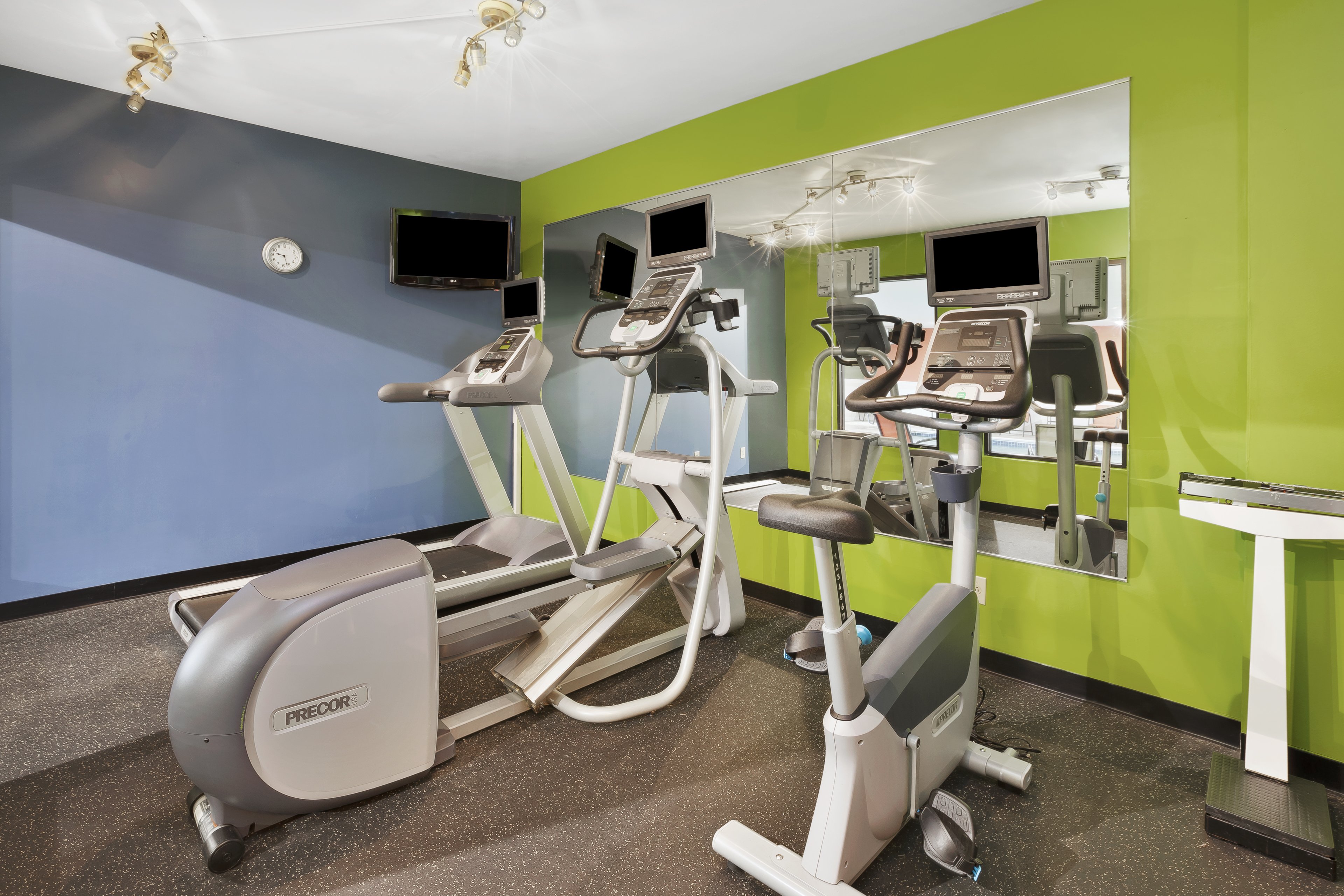 Holiday Inn Express Hotel & Suites Circleville 29/47