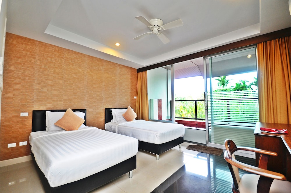 Lanta Sand Resort And Spa 23/71