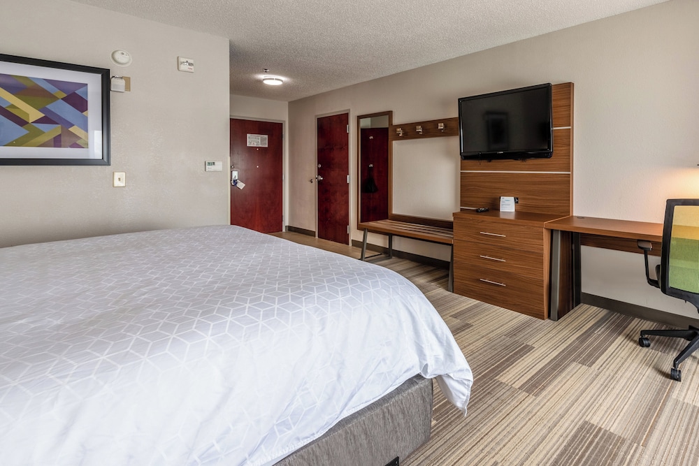 غرفة قياسية بسرير كينج لذوي الإعاقة، Holiday Inn Express Hotel And Suites Statesville 4/8