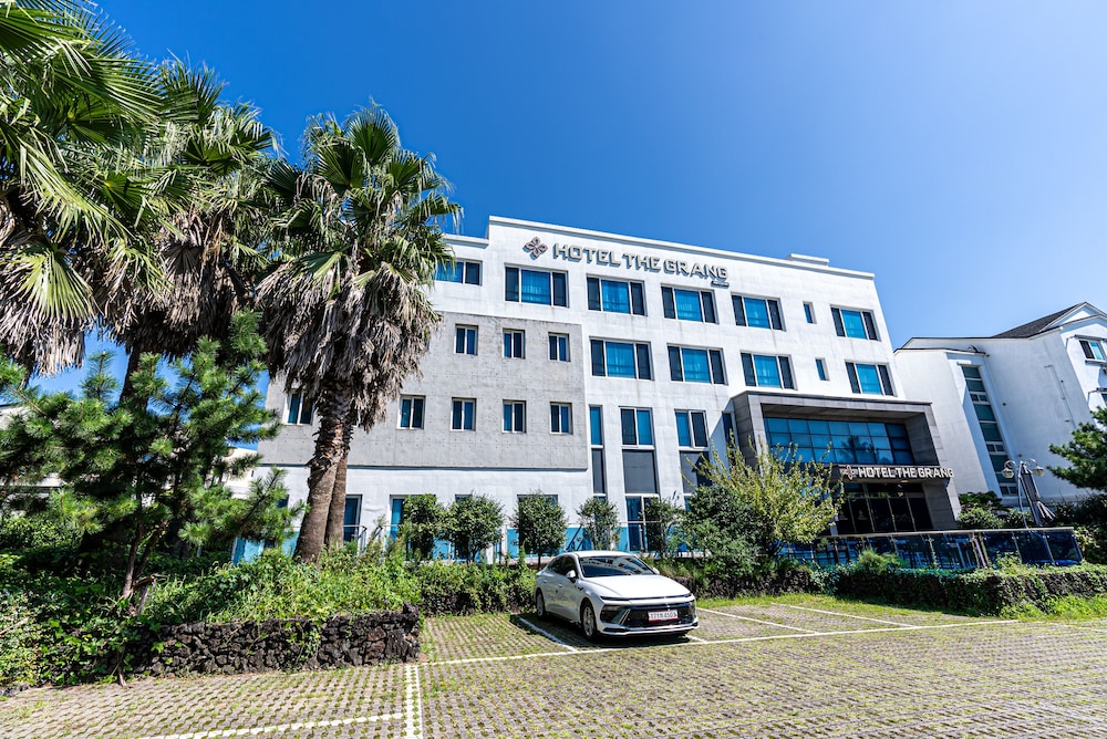 Hotel the Grang Jungmun 40/50