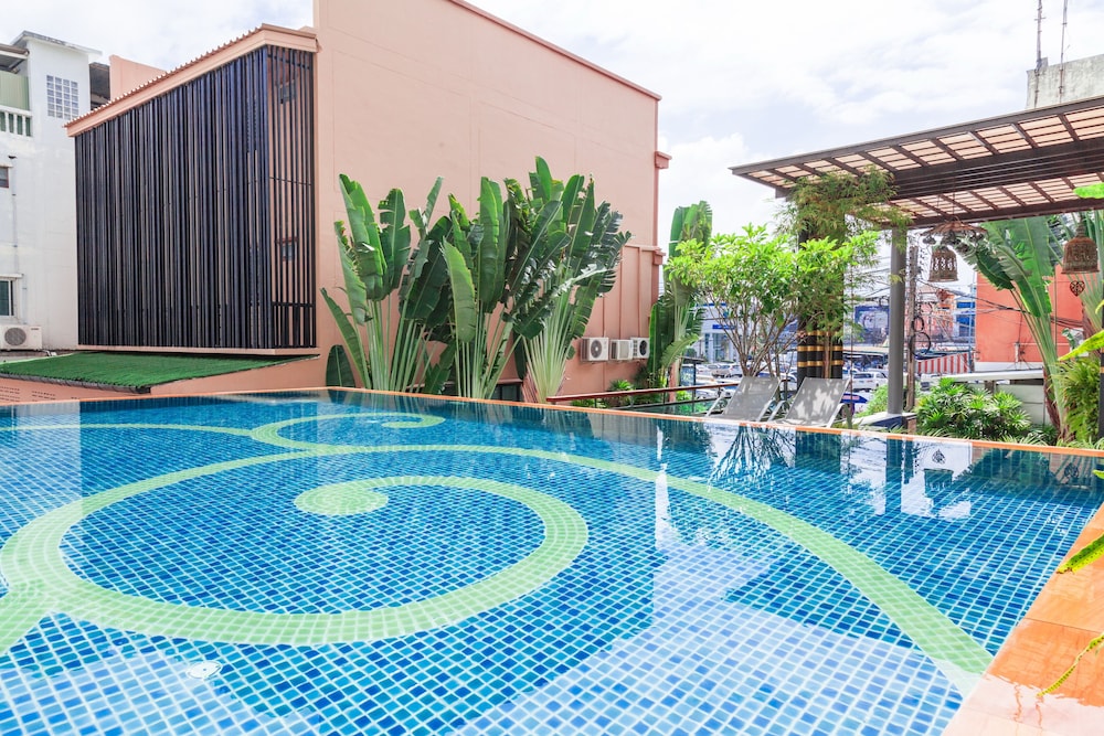 Bhukitta Boutique Hotel 44/46