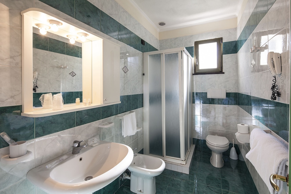 ROOM, QUADRUPLE, ANNEX