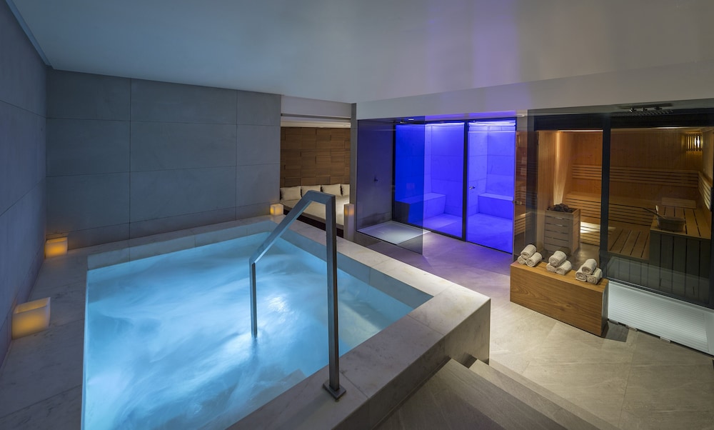 swimming pool spa