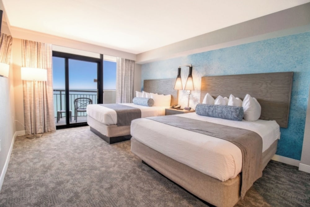 3 Bedrooms, Condo, Paradise, Deluxe, 6 Queen Beds, Ocean Front, Sofa