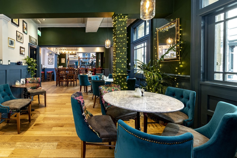 Inn at Cheltenham Parade 35/42