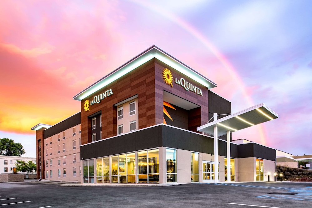 La Quinta Inn Suites By Wyndham Spokane Downtown 2/36