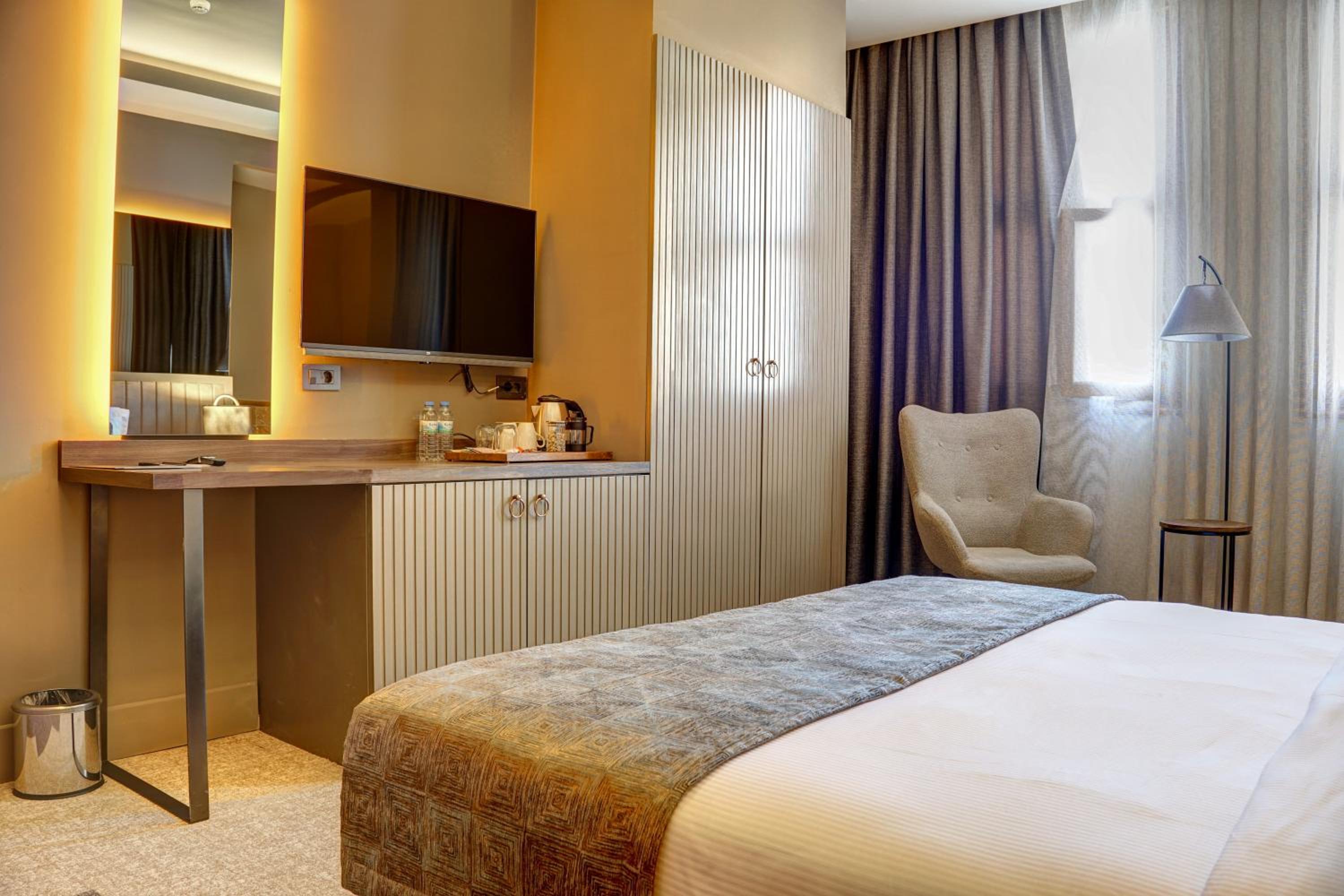 Standard, Double Bed