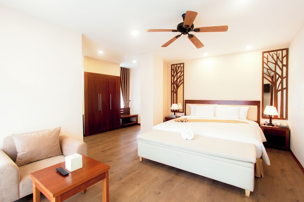 Ladalat Hotel 33/80