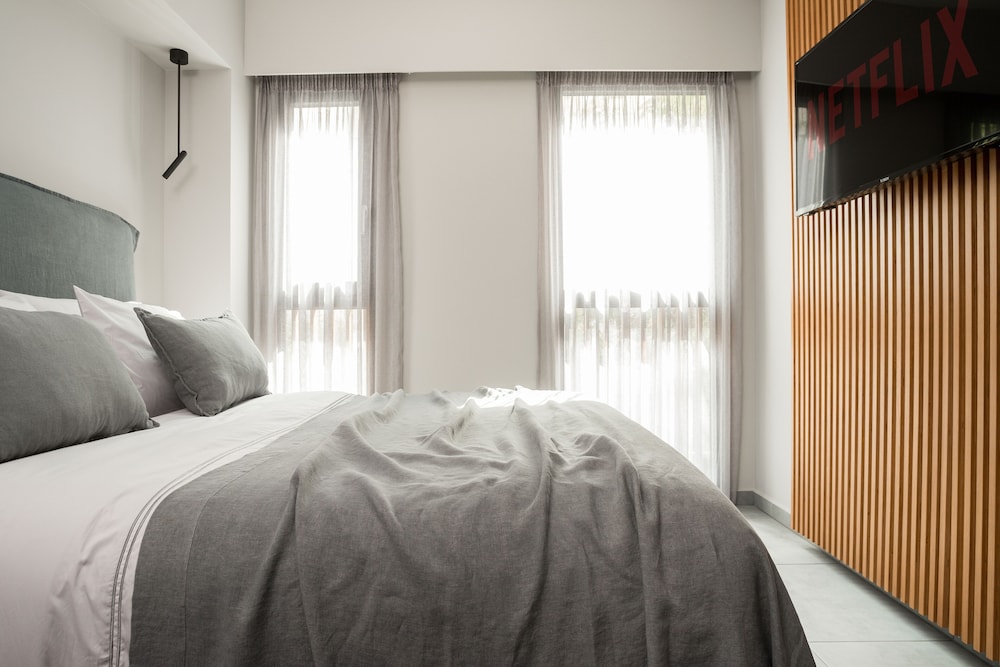 11 Enteka Acropolis Suites 12/50