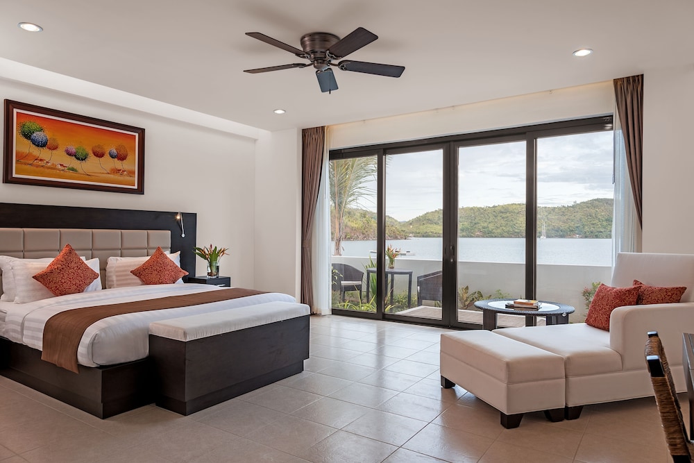 Busuanga Bay Lodge 4/47