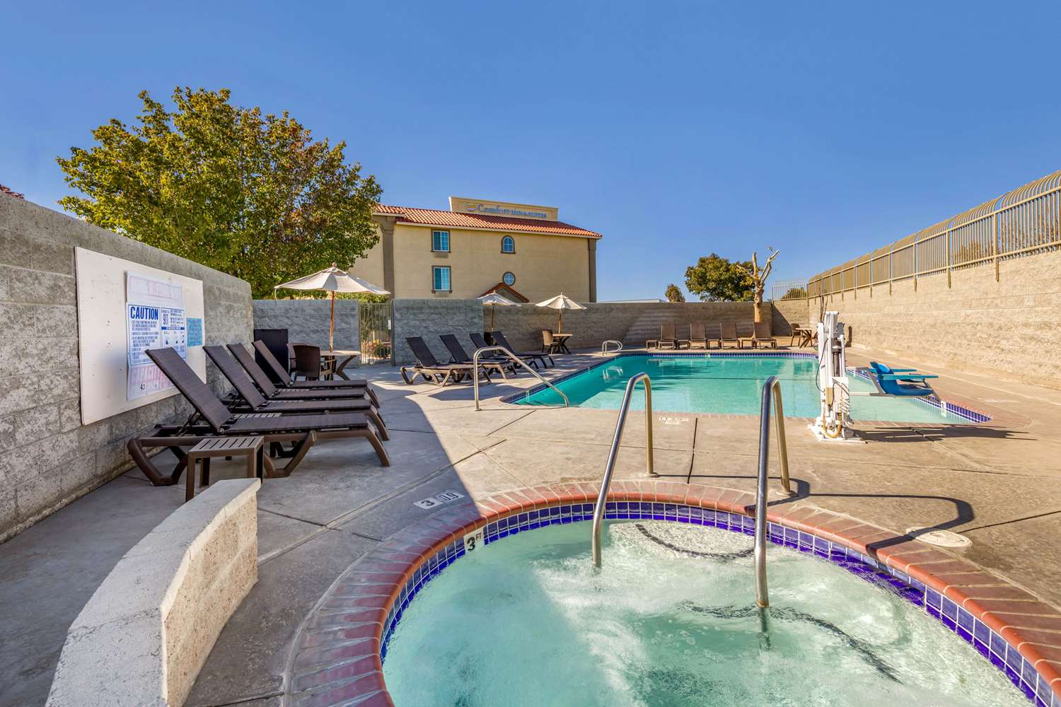 Comfort Inn & Suites Lancaster Antelope Valley 26/40