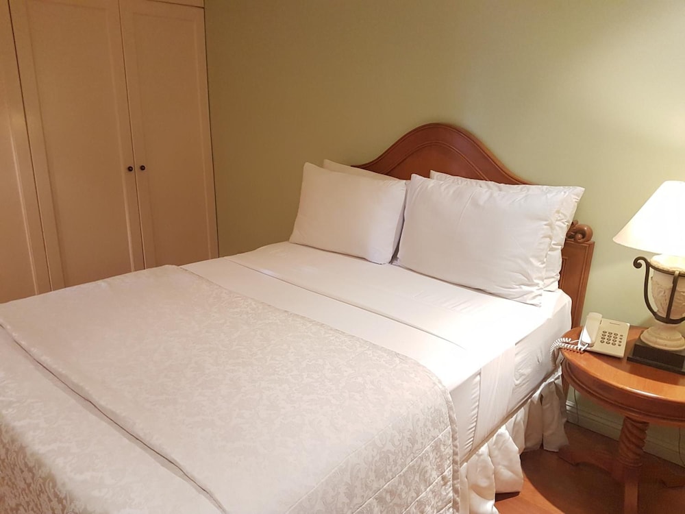 Sophia Suites Residence Hotel 15/45