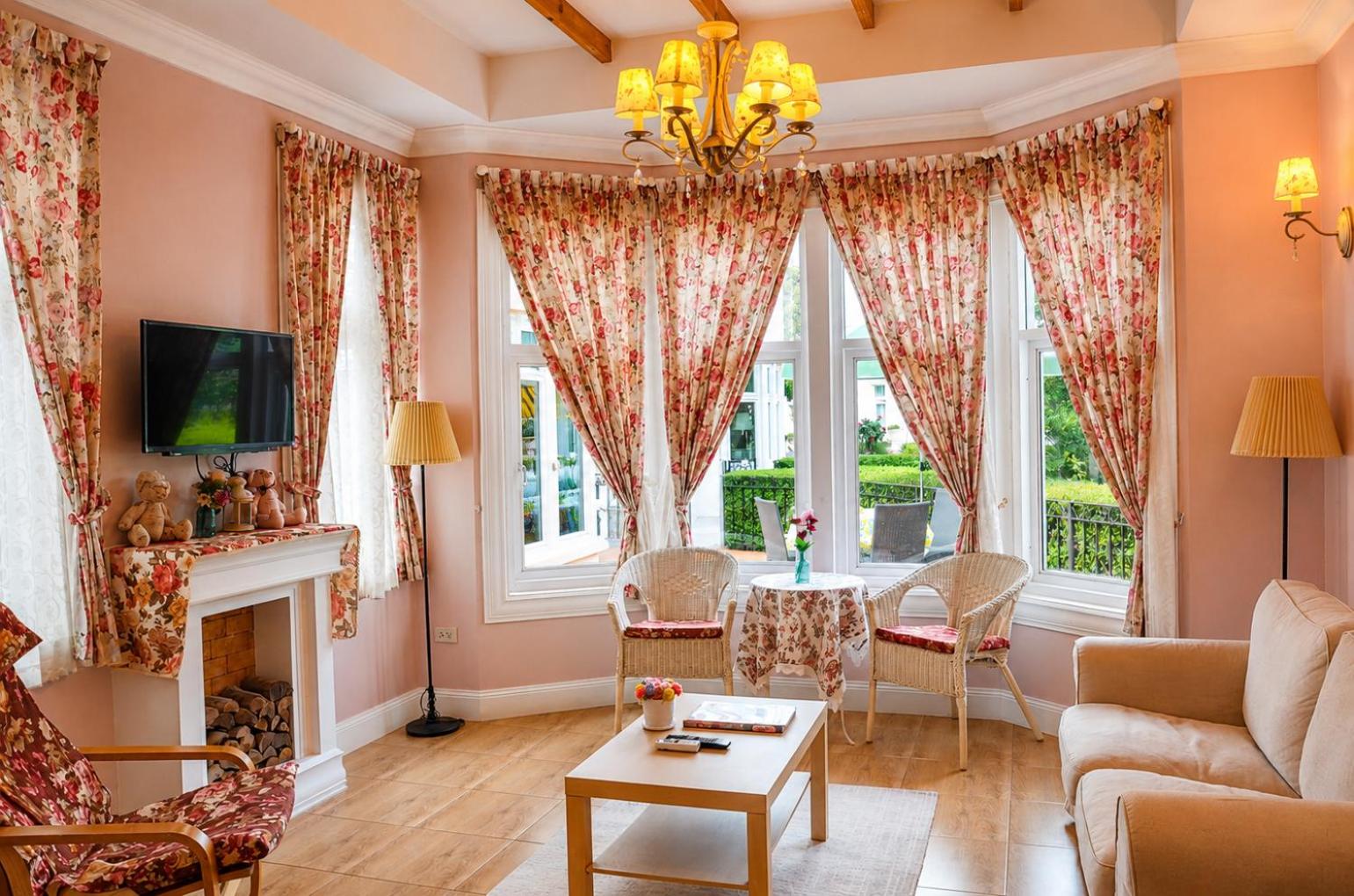 Hillsborough The English Country House 31/50