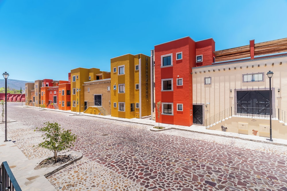Krystal Grand Residences & Villas San Miguel de Allende 50/58