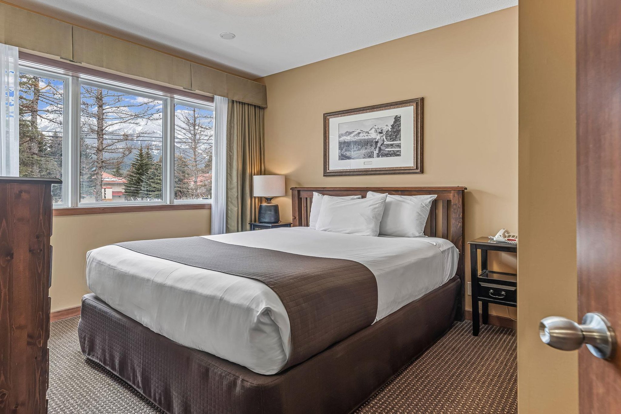 Canmore Rocky Mountain Inn 13/32