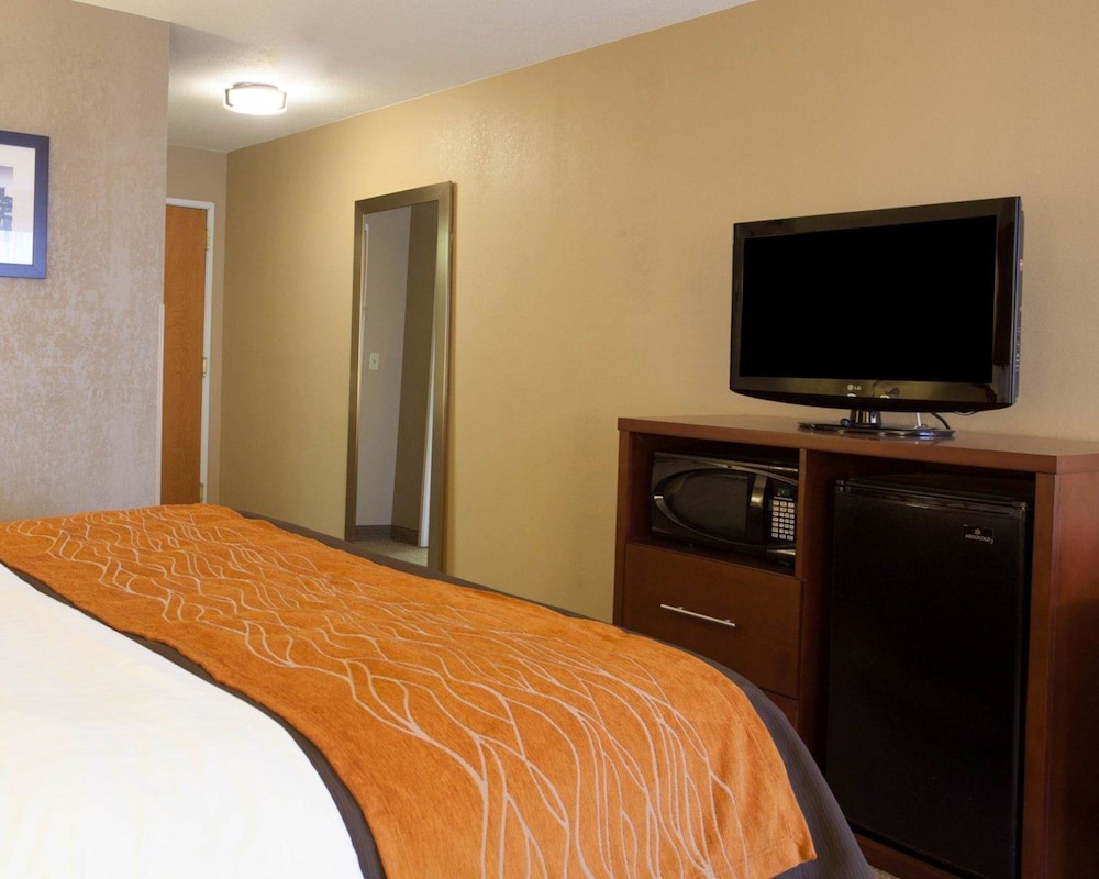 Quality Inn & Suites I-40 East 56/59