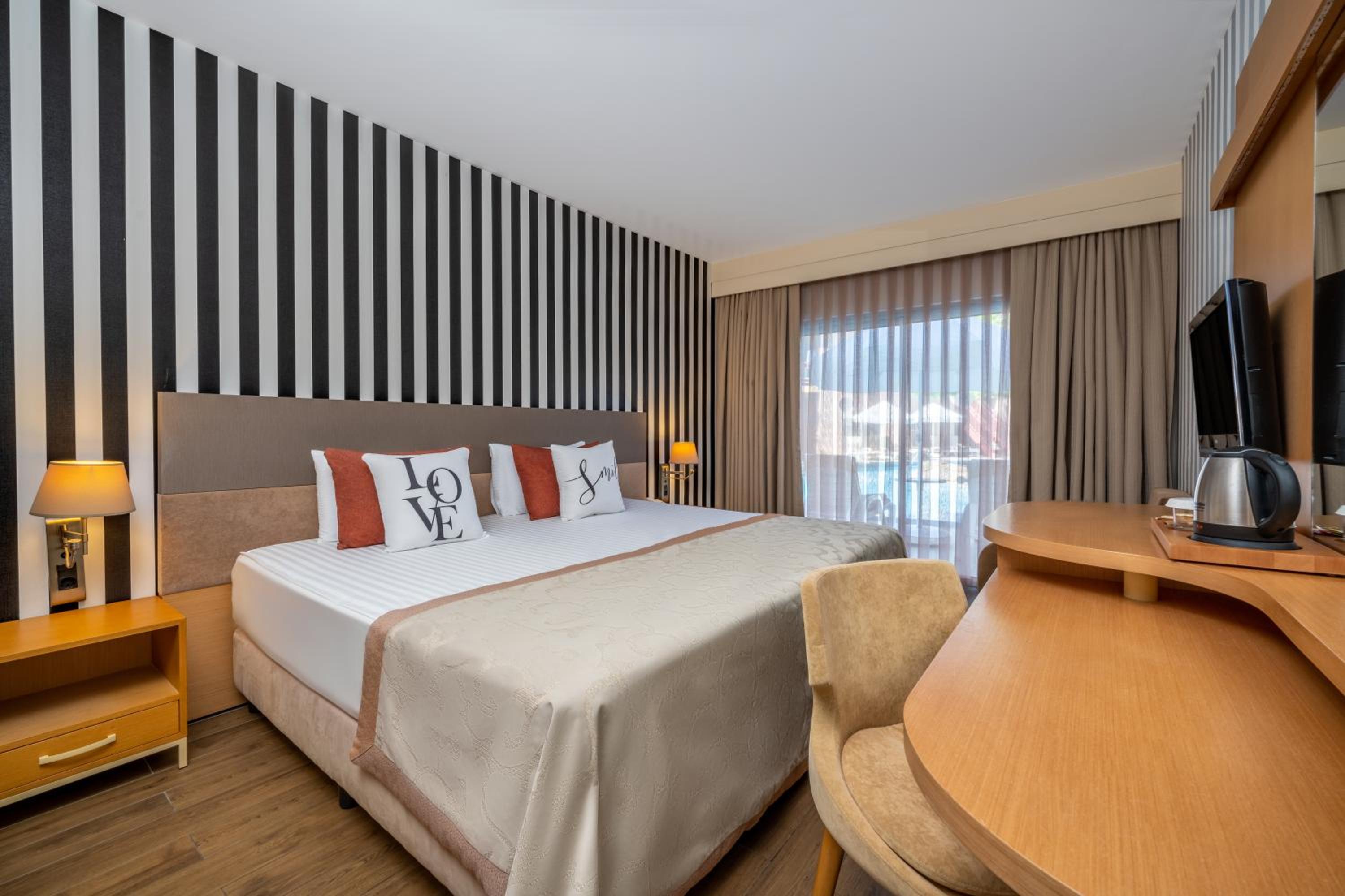 Lake, Standard, Double Bed, Sofa, Ground Floor