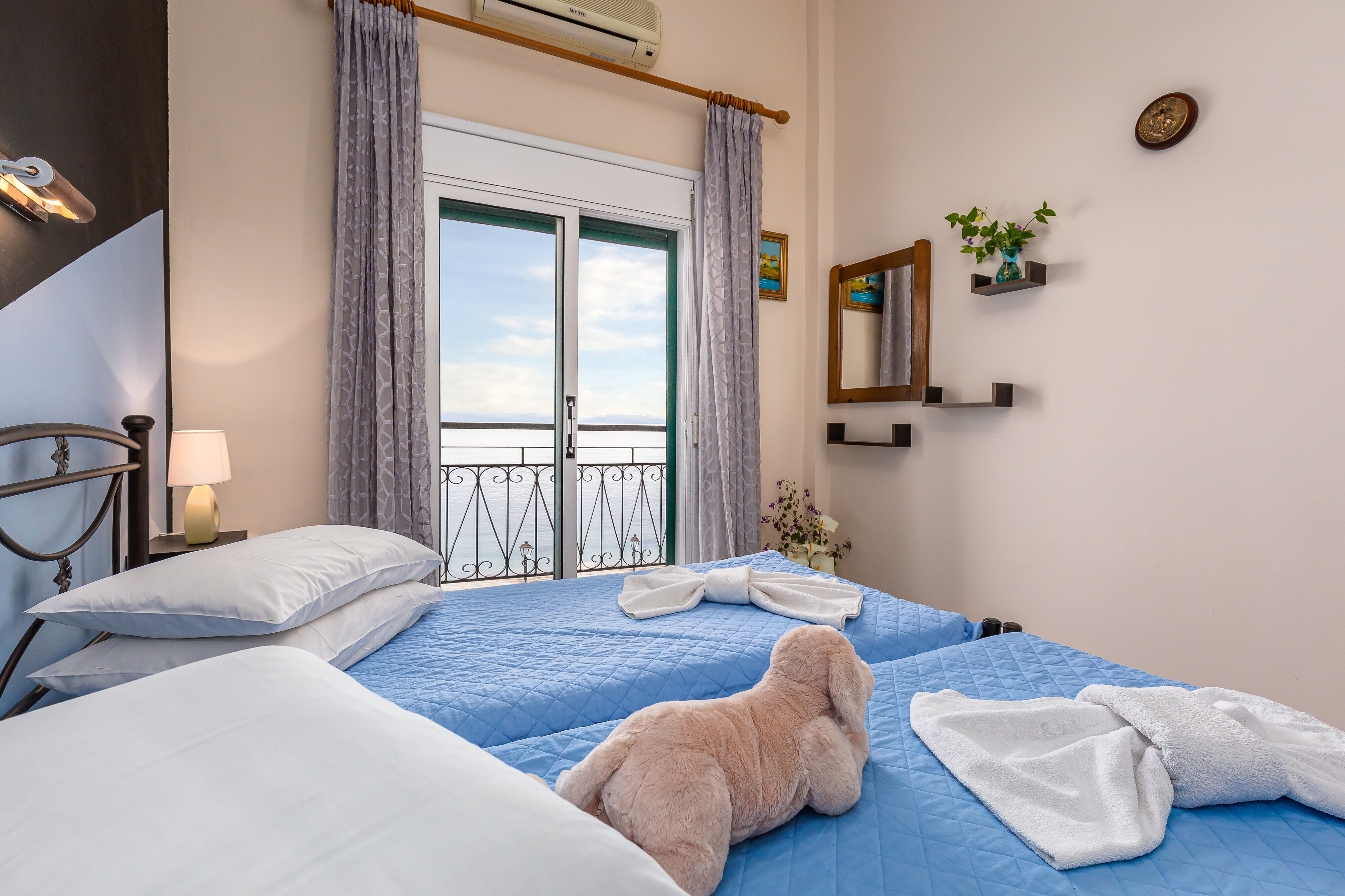 ROOM, DOUBLE BED, SEA VIEW