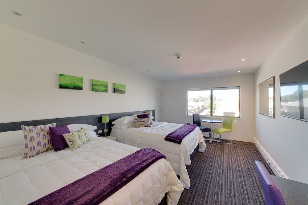 The Devon Hotel 15/50