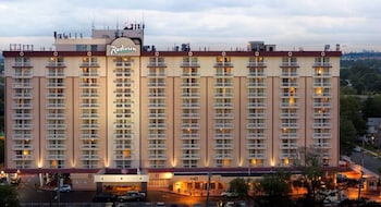 肯尼迪机场希尔顿逸林酒店(DoubleTree by Hilton New York JFK Airport) 图片1