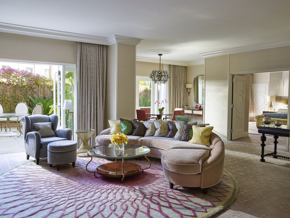 The Beverly Hills Hotel 65/96